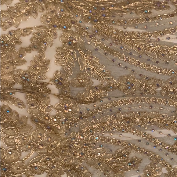 Princess white/gold gown w blue detail on top - Picture 7 of 7